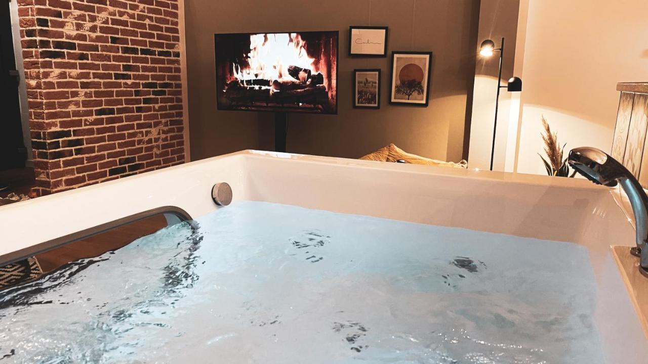 Stilvolles City-Loft Mit Privatem Whirlpool Trier Ngoại thất bức ảnh