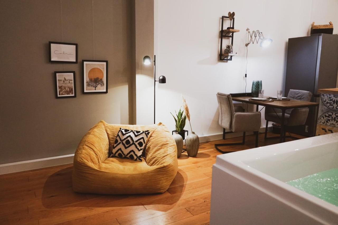 Stilvolles City-Loft Mit Privatem Whirlpool Trier Ngoại thất bức ảnh