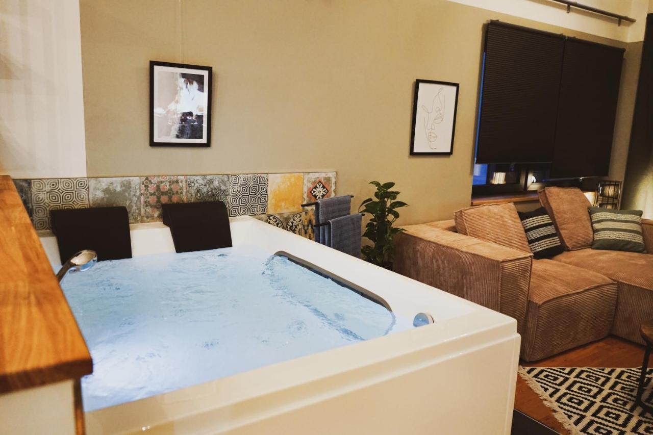 Stilvolles City-Loft Mit Privatem Whirlpool Trier Ngoại thất bức ảnh